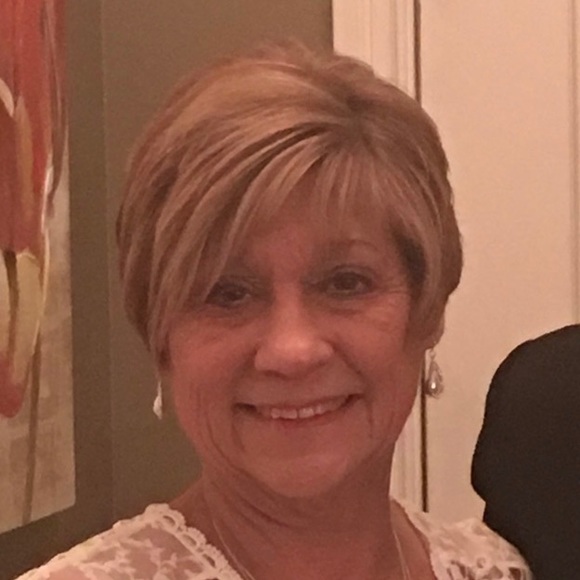 Meet your Posher, Donna - Picture 2 of 2